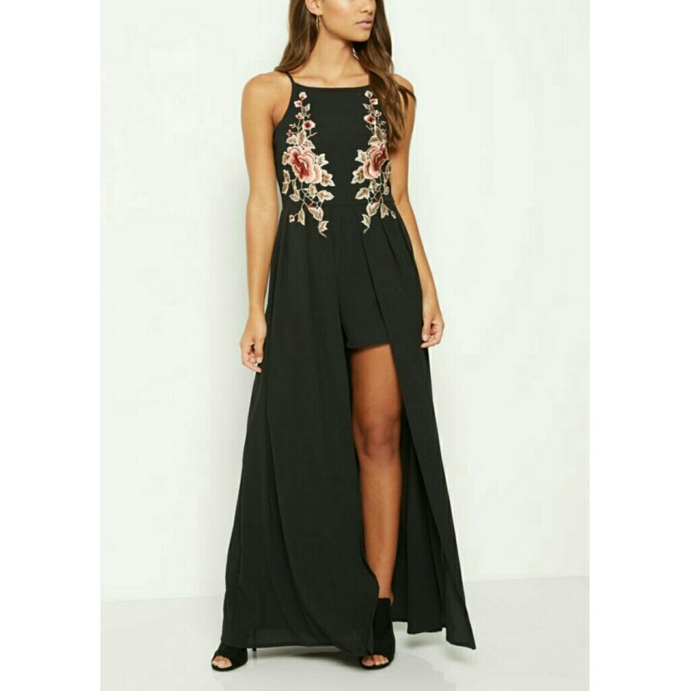 🌹 Rue 21 black floral maxi romper dress, size M